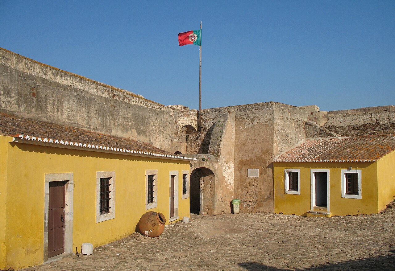 Castro Marim: zamek nad Gwadianą i solniska