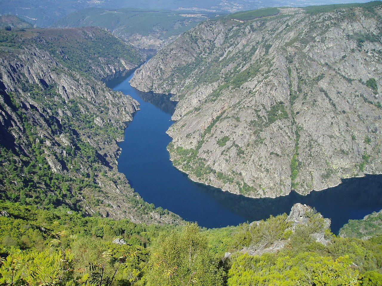 Ribeira Sacra: kanion Sil (Canón do Sil) i klasztor Santo Estevo