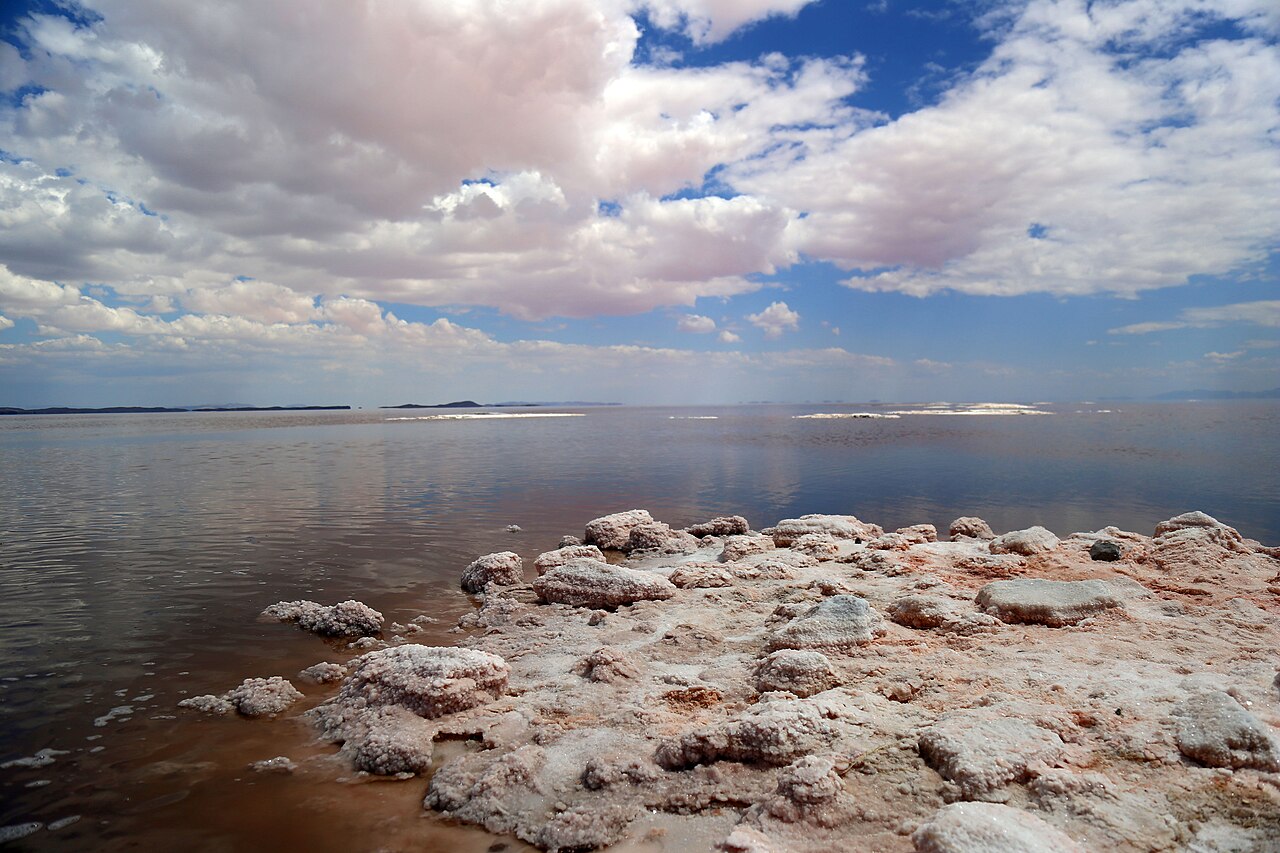 Jezioro Urmia (Daryače-ye Orumije, دریاچه ارومیه)