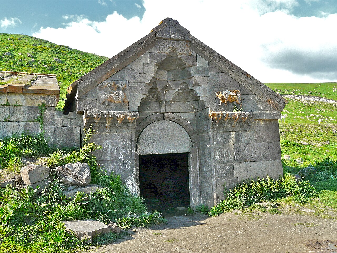 Przełęcz Selim (Wardeniac, Վարդենյաց լեռնանցք) i karawanseraj Orbelianów