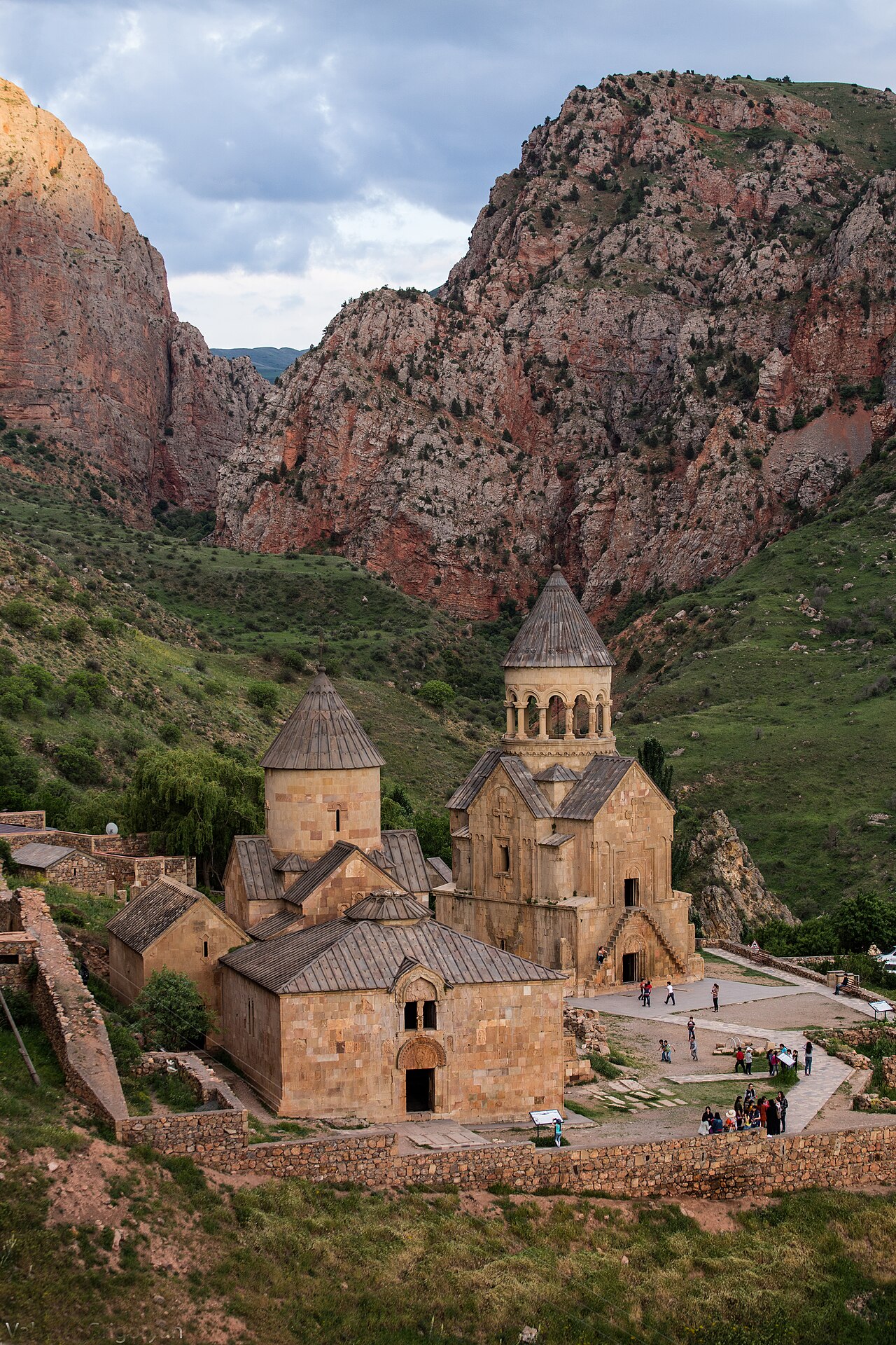 Noravank (Noravankʻ, Նորավանք) i wąwóz Amaghu