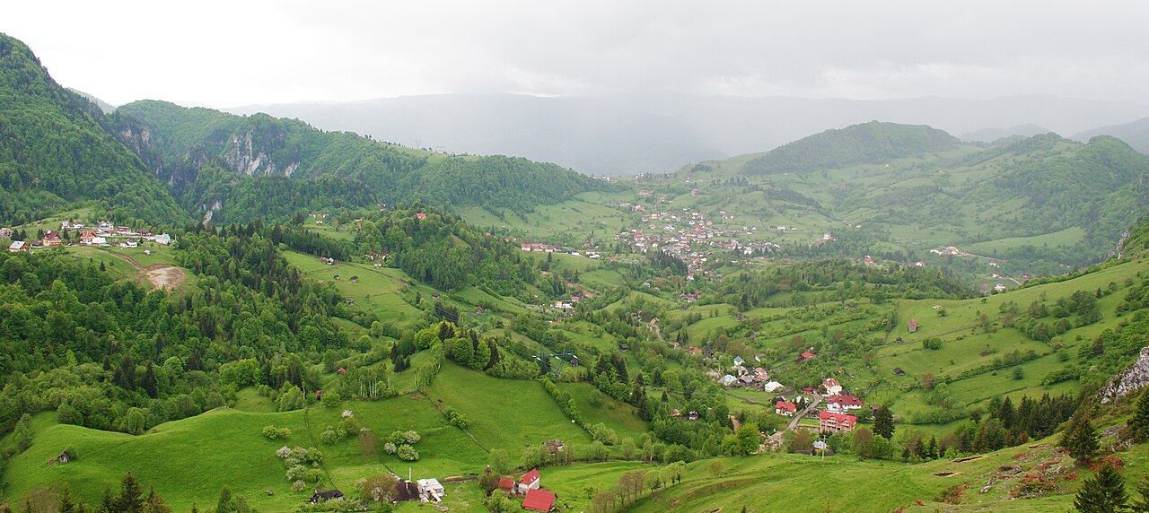 Kotlina Podu Dâmboviței pod Piatra Craiului, między Rucăr a Fundatą