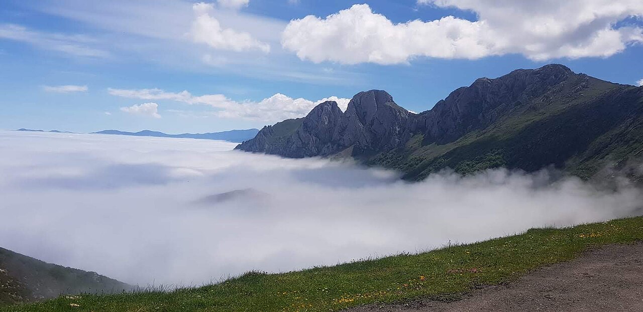 Puerto de la Cubilla: Campomanes – dolina Huerna – Tuíza – przełęcz (LN-8)