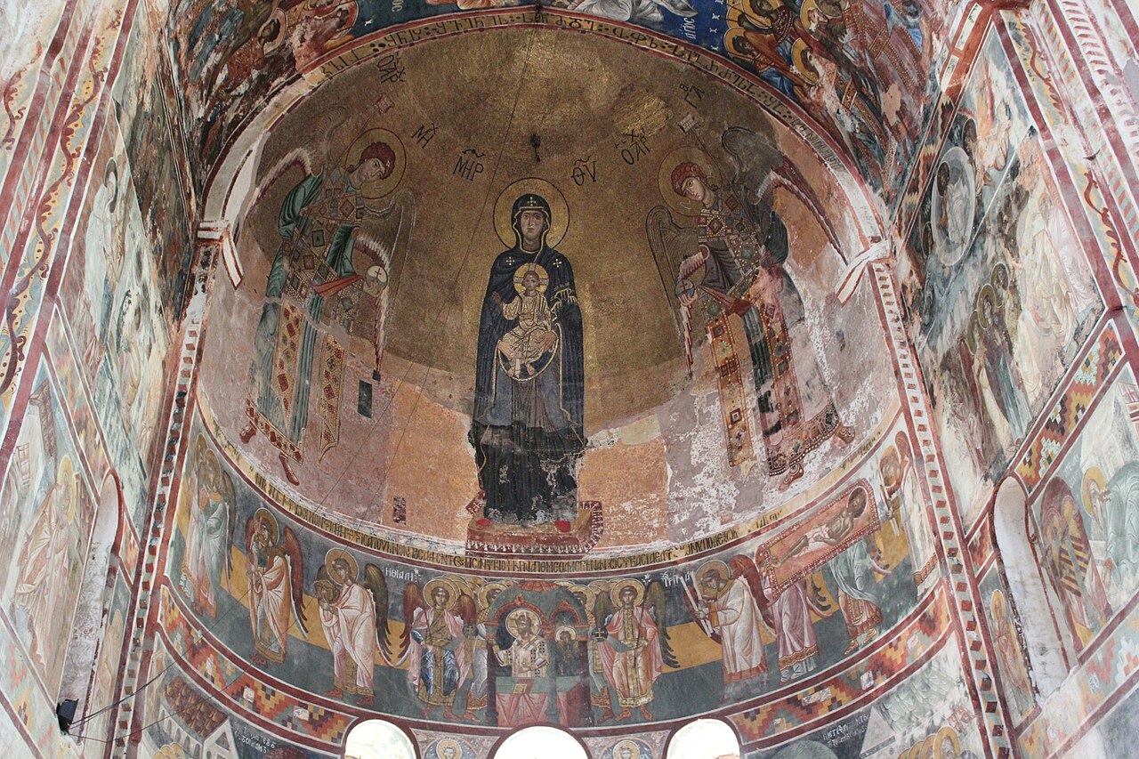 Mozaika w absydzie głównej cerkwi: Matka Boża z Dzieciątkiem między archaniołami Michałem i Gabrielem, I poł. XII w.