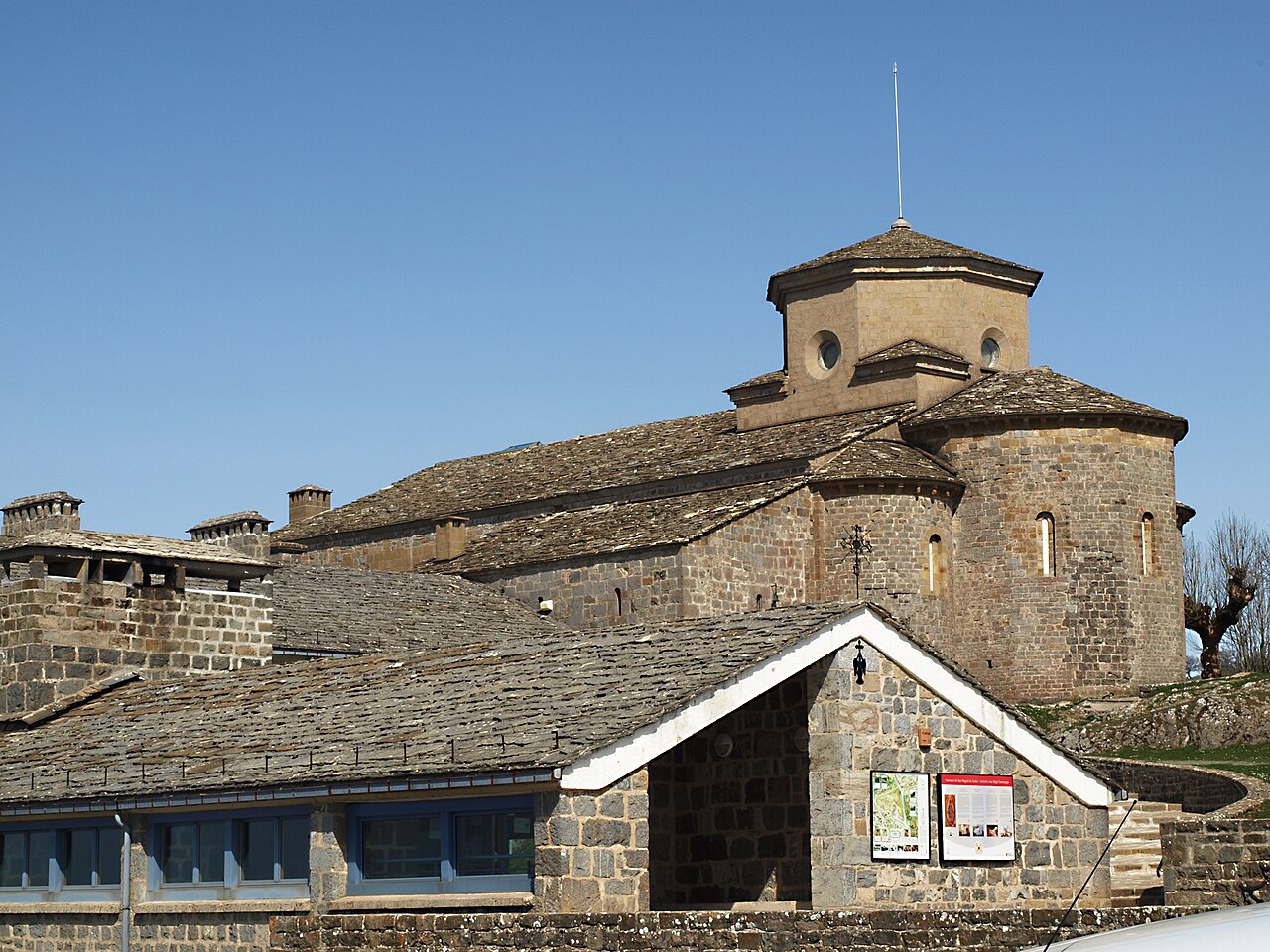 Santuario de San Miguel de Aralar (masyw Aralar)