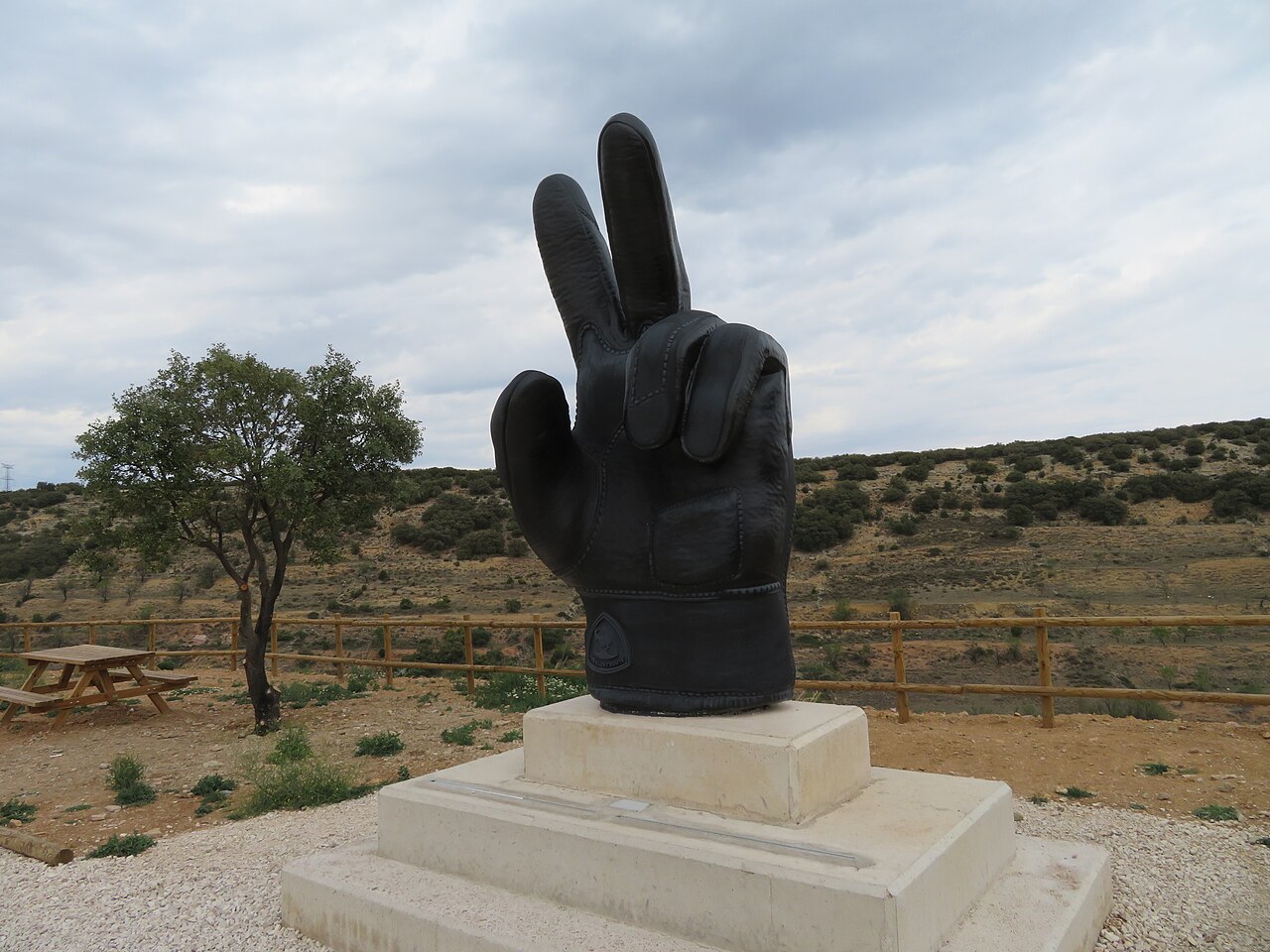 The Silent Route (A-1702) i tunele Pitarque