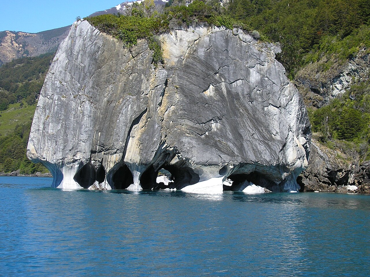 Capillas de Mármol (Marmurowe Kaplice) nad jeziorem General Carrera