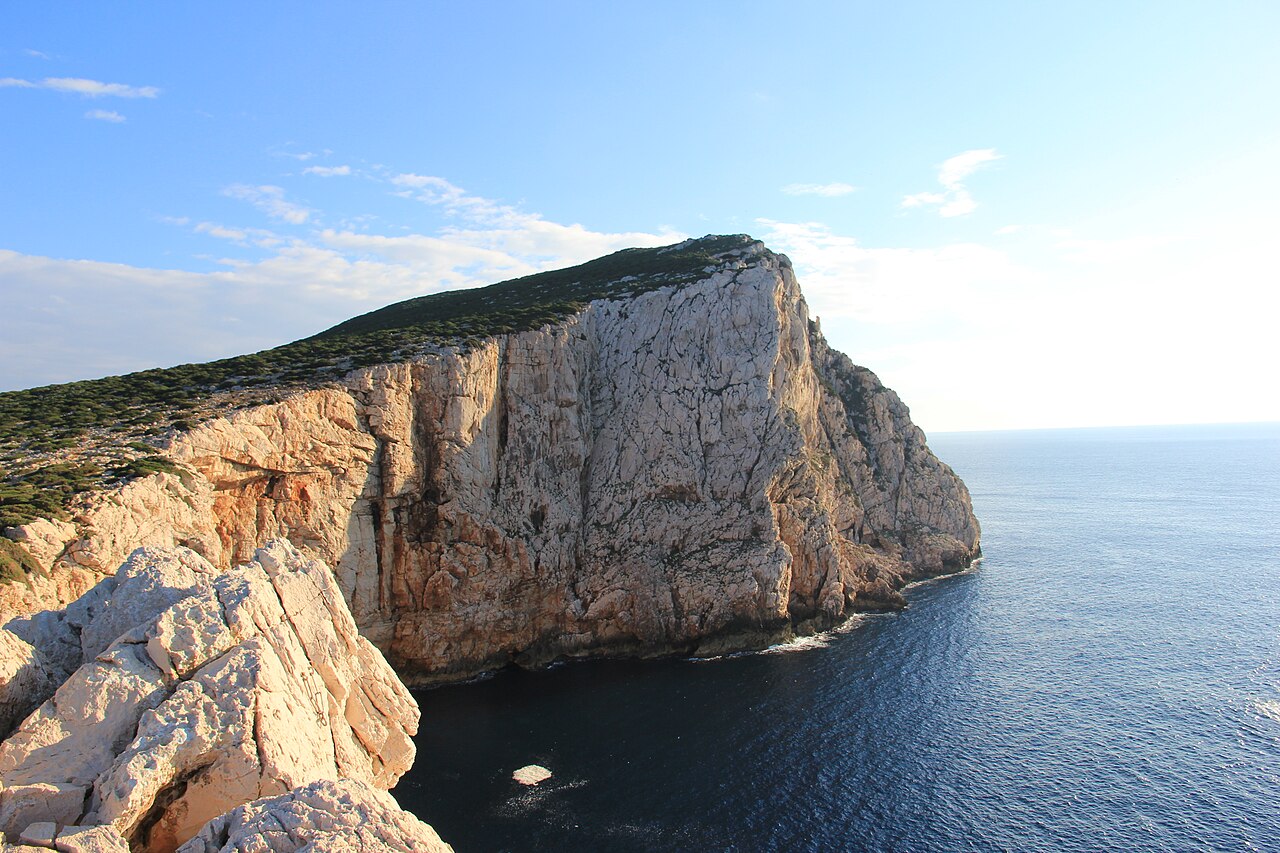 Capo Caccia i Grota Neptuna (Grotta di Nettuno)