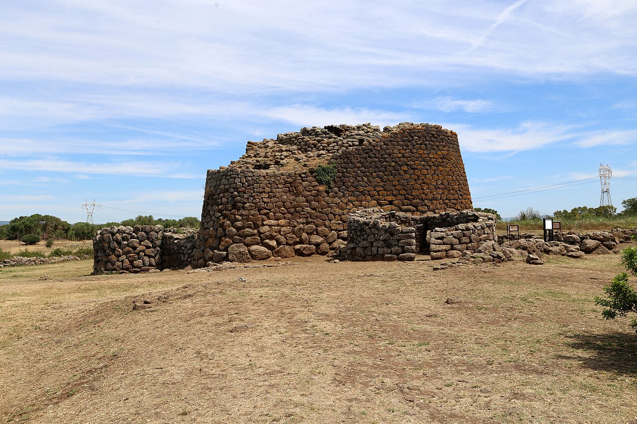 Nurag Losa (Nuraghe Losa)