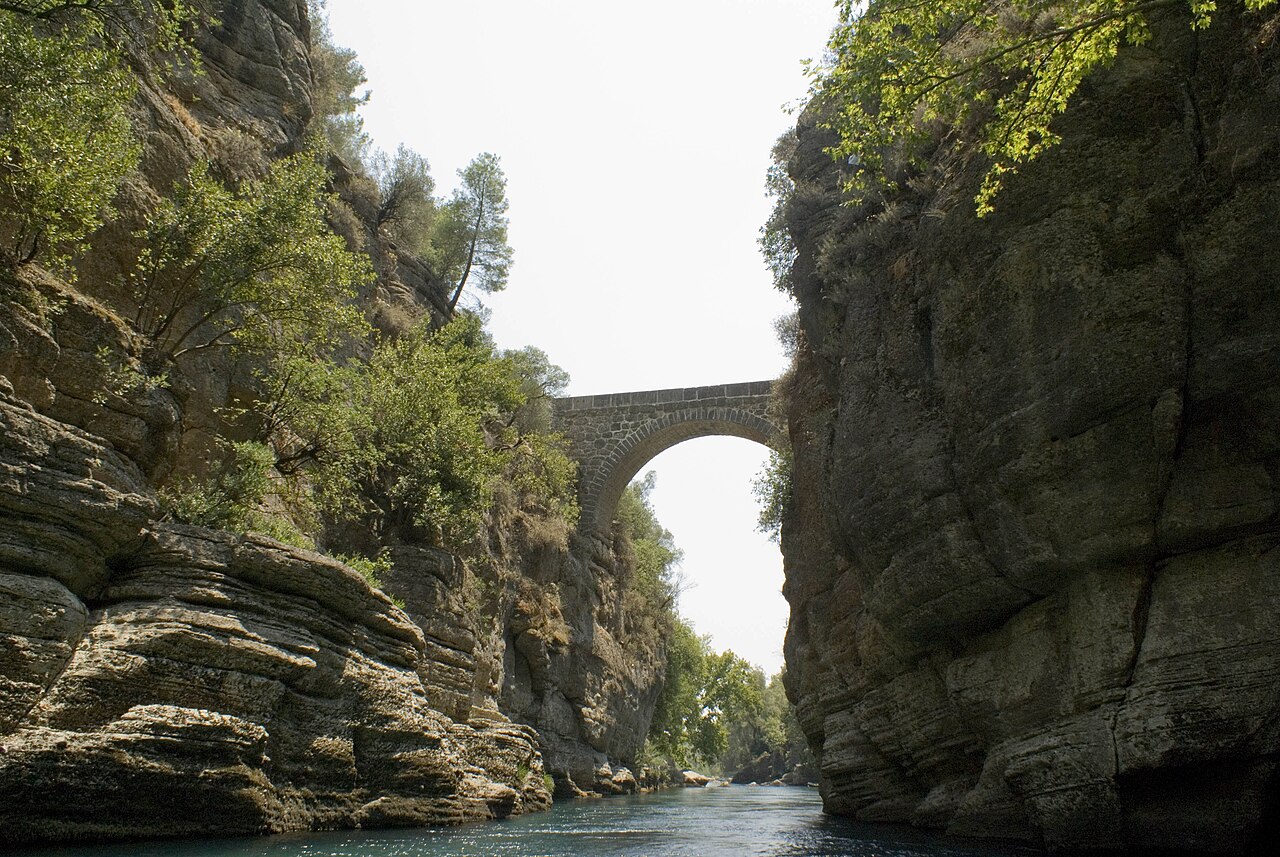 Köprülü Kanyon (kanion Köprülü) i Selge