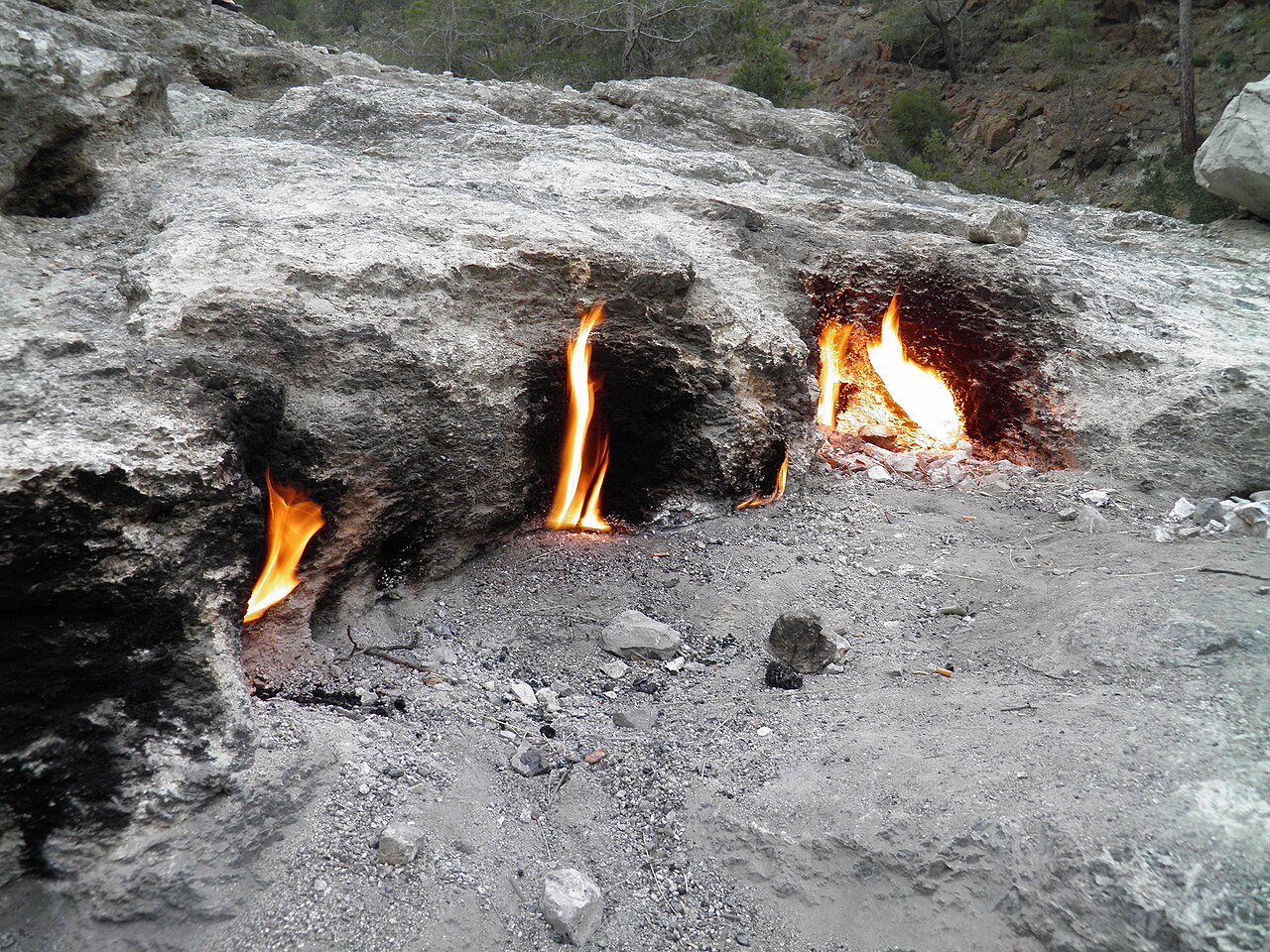 Olympos i Çıralı z Chimerą (Yanartaş)